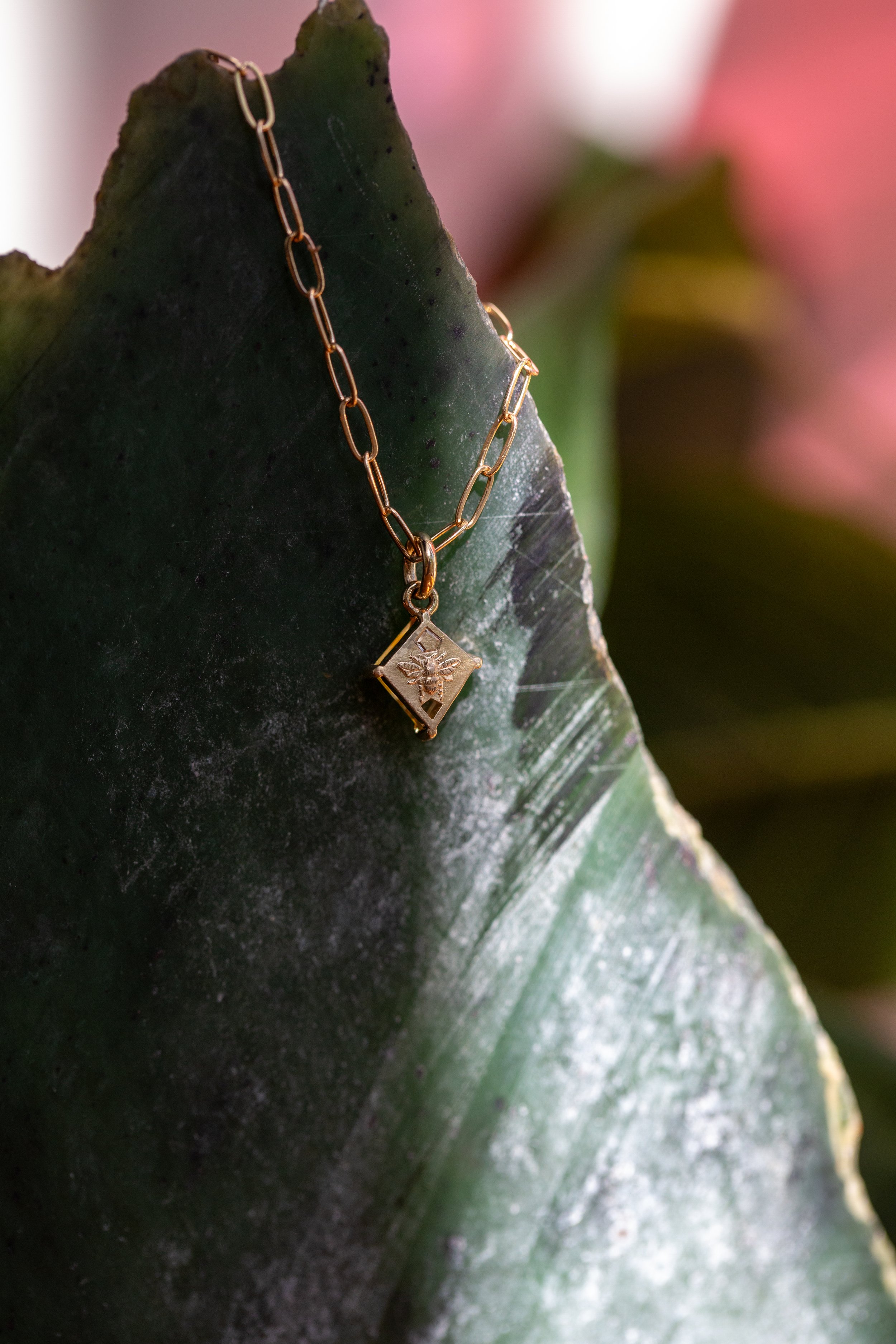 Rendrag Honeybee Pendant Orange Sapphire-05.jpg