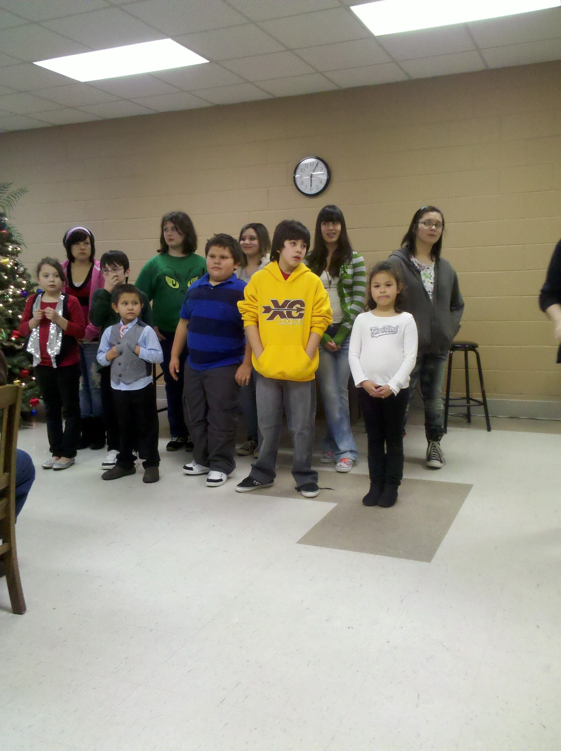 2010-12-19 Children choir.jpg
