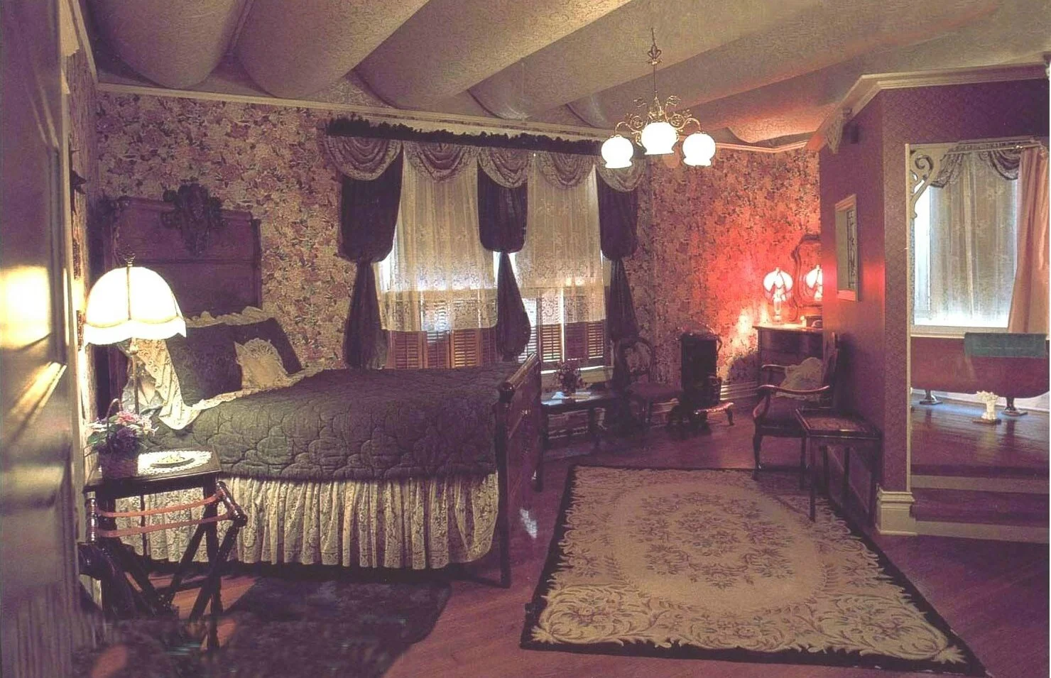 Miss Josie’s Room (Head Mistress) missmollyshotel.com