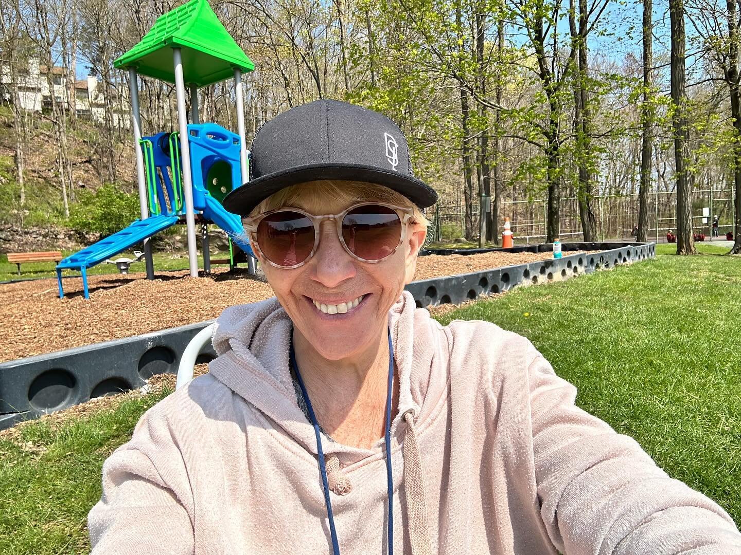 Sunday morning. Somewhere people are at brunch sipping  mimosas, awaiting their eggs Benedict before taking a leisurely stroll in the park 🩷🩷🩷 NOT ME. I&rsquo;m in workouts clothes, looking like a deranged unibomber at a ballpark hoping someone br