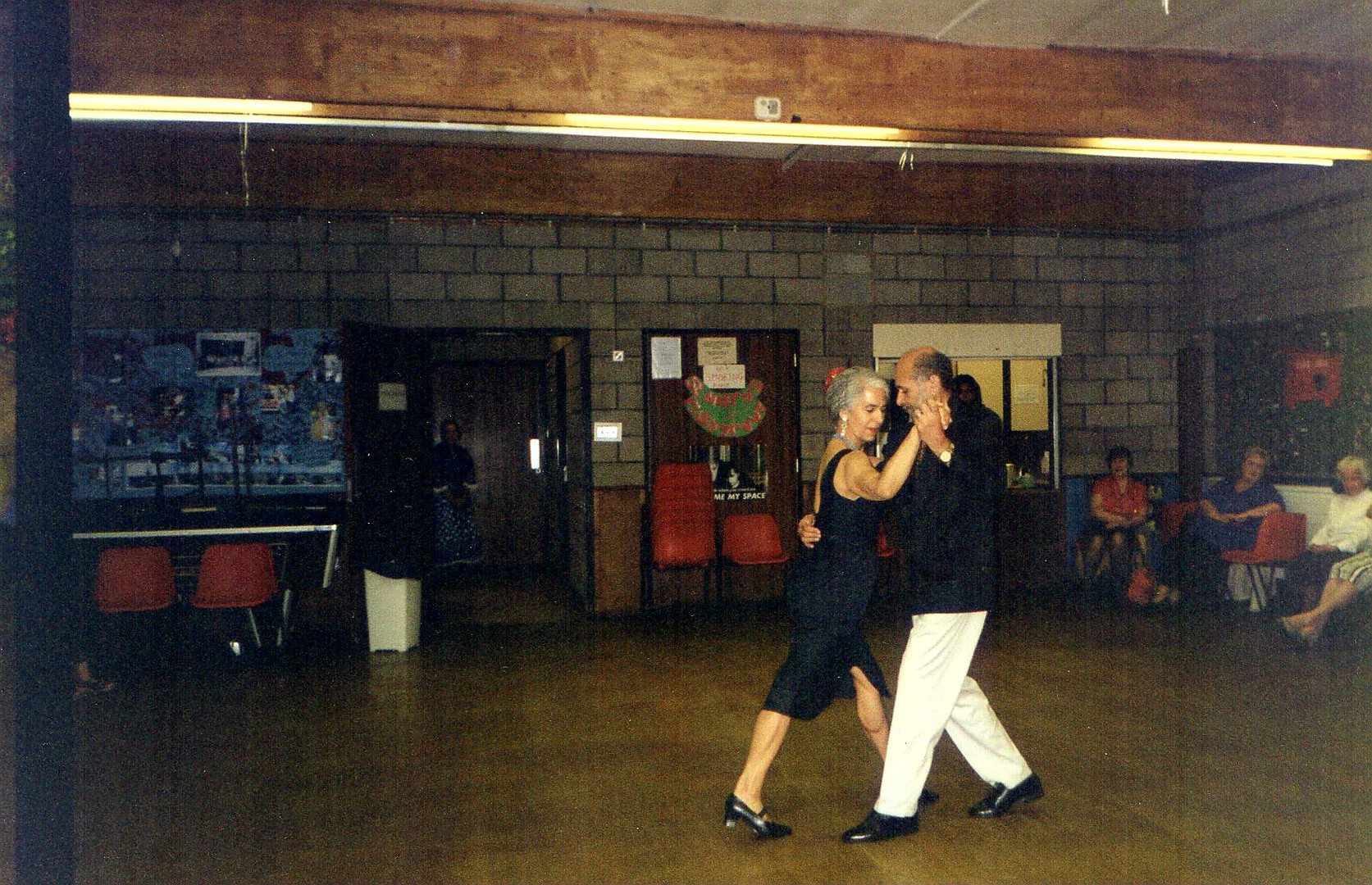 Photo 8 dancing_at_Islington_Senior_party.jpg