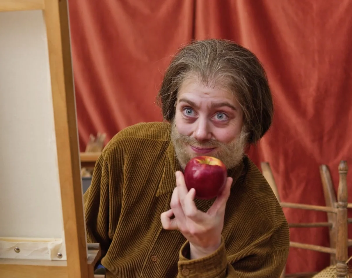Photo 6 TNM_--_Richard_with_Apple.jpg