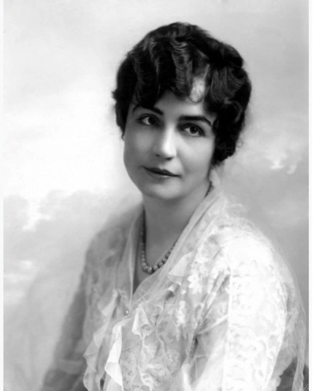 Today's #FemaleFilmmakerFriday ! We celebrate the #ladyfilmmakershistory of Florence Lois Weber (June 13, 1879 &ndash; November 13, 1939) was an American silent film director, screenwriter, producer and actress. She is identified in some historical r