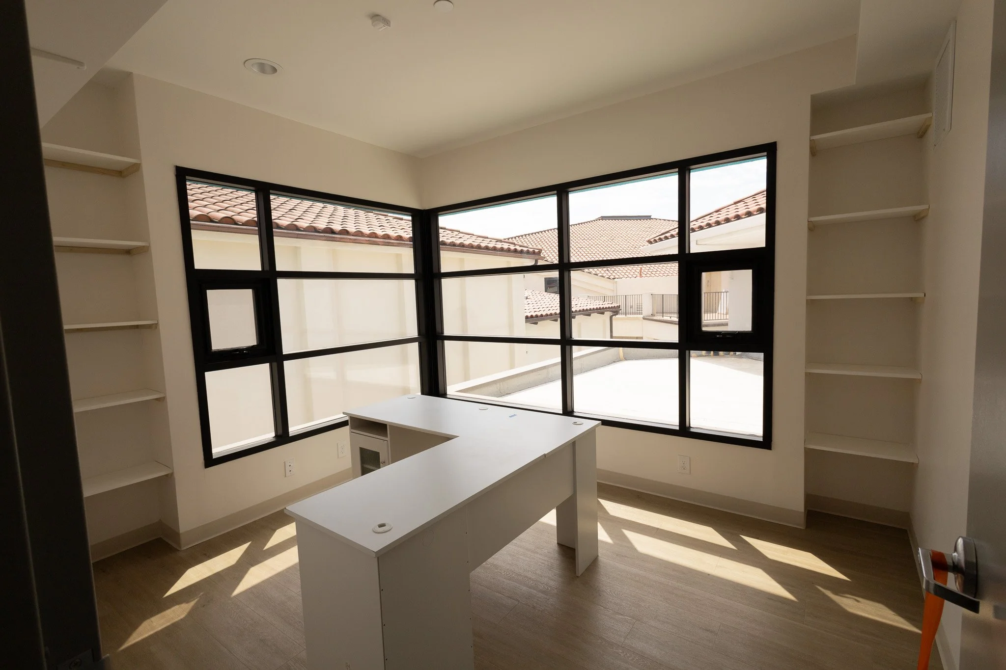 Evangelical_Free_Church_Interior_Corner_Window.jpg