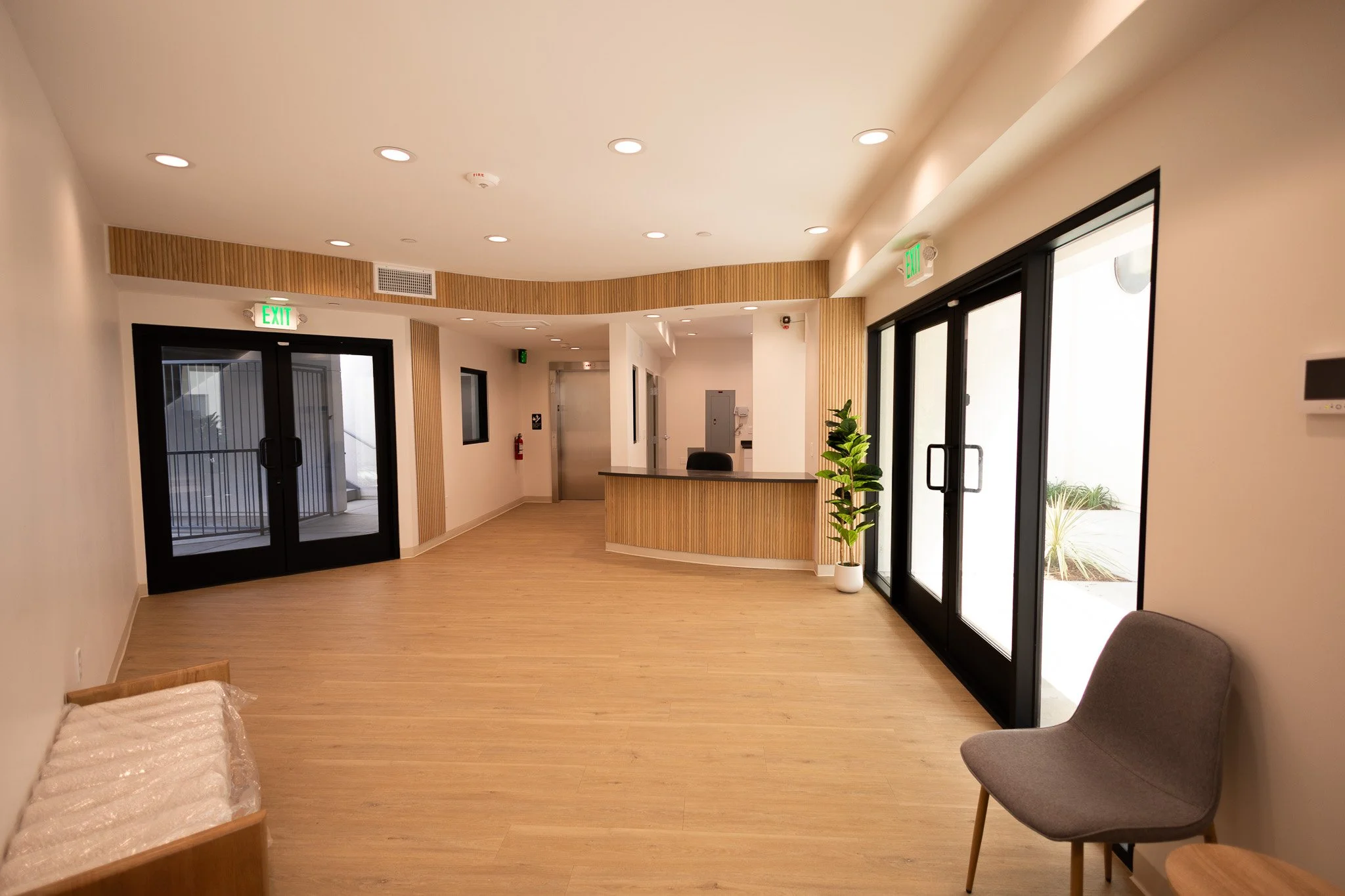 Evangelical_Free_Church_Lobby_Space_Wood_Accents.jpg
