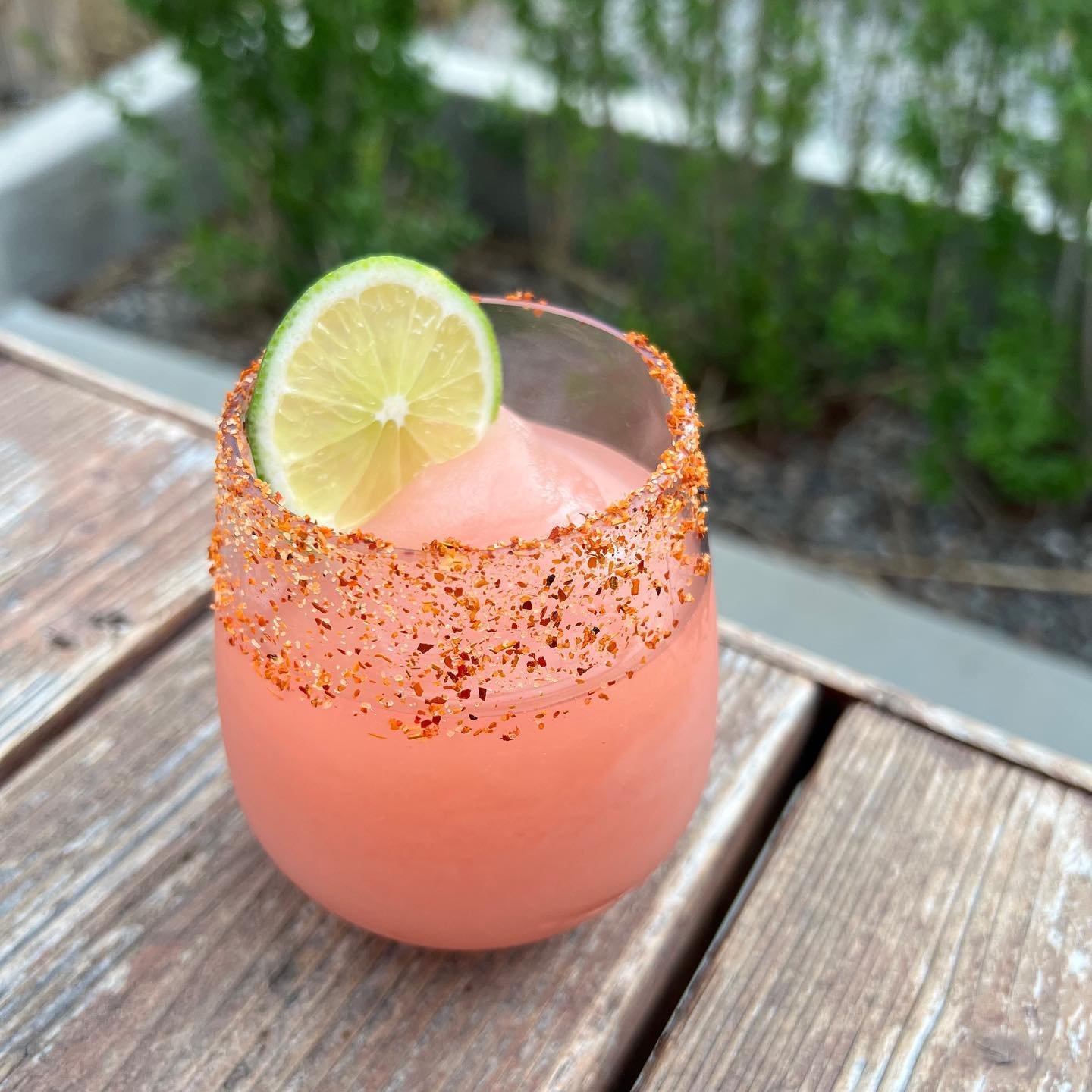 We&rsquo;ve got two new baddies for you. Starting with our weekend frozen flavor : a Spicy Watermelon Margarita, and our feature happy hour cocktail: a Whiskey Smash, (whiskey, mint, lemon). Come try them while they are still available! 

#goldpoint 