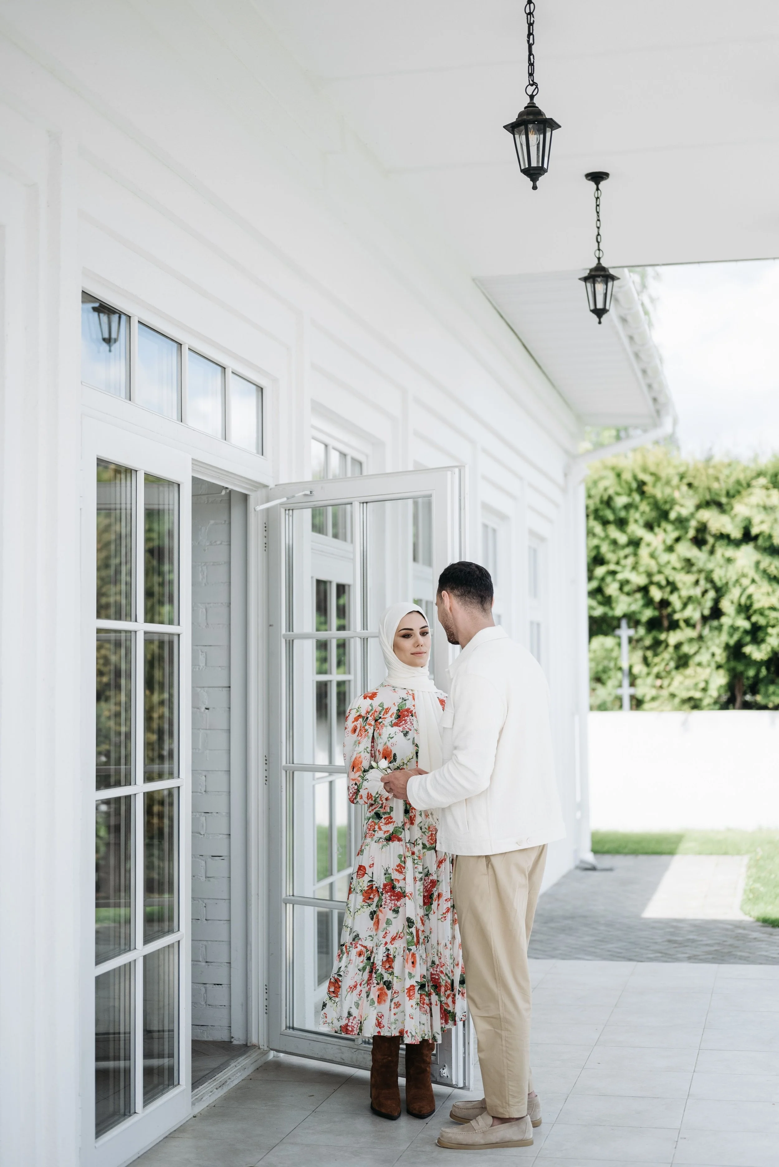 Is Chivalry Dead? Or Does It Depend on Why You're Doing It?