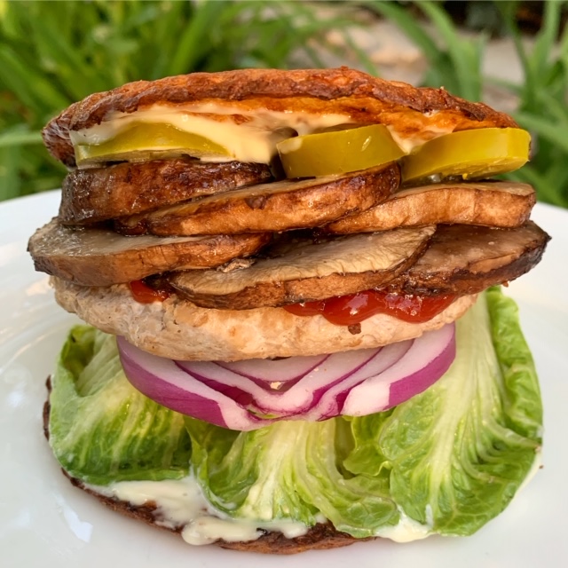 Turkey Burger on Jalapeño Cauliflower Thins