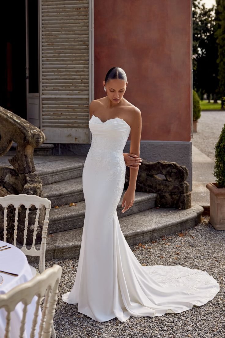 Justin Alexander 88439 Kai Ivory Size 12.jpg