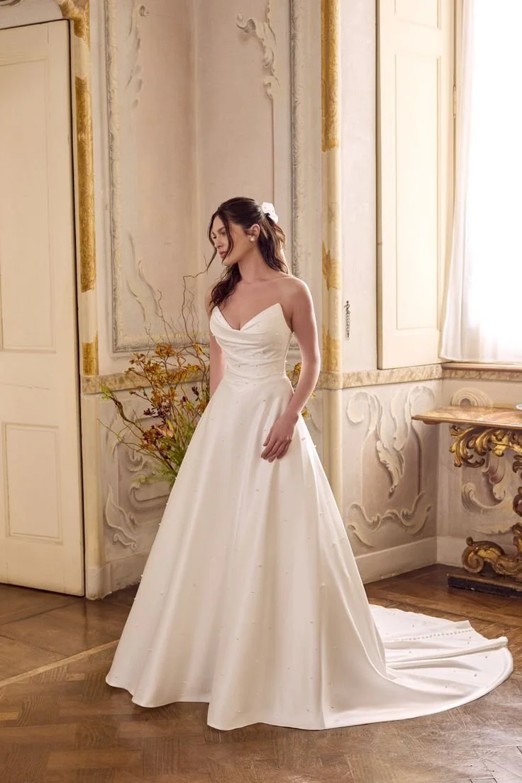 Justin Alexander 88475 Lizzie Ivory Size 16.jpg