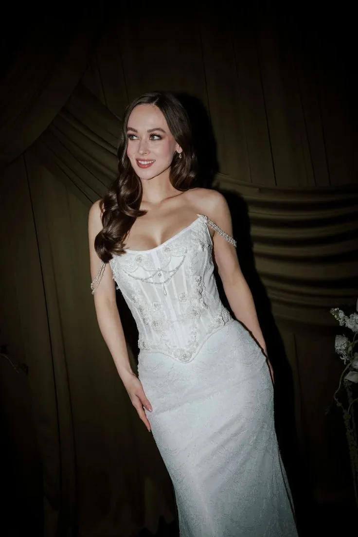 Elizabeth Lee London All Ivory Size 10.jpg