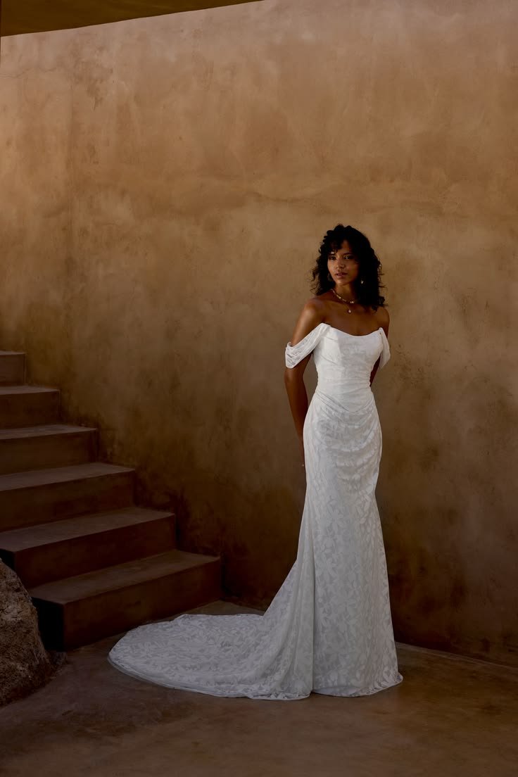 Lillian West 66442 Ivory Size 16.jpg