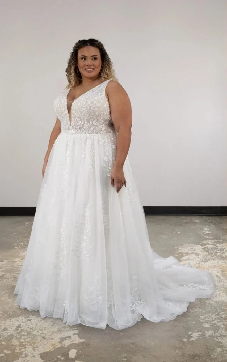 Curvy Brides | Sizes 16 & Up