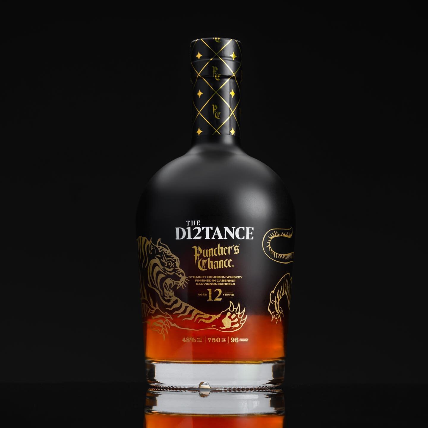 Introducing a 12 Year Old Kentucky Straight Bourbon Whiskey appropriately named, &ldquo;The Distance&rdquo;

#puncherschancebourbon #whiskey #bourbon #kentucky #liquor #studiophotography #fixafire #itstime #brucebuffer

Studio Photography
Brand: @pun
