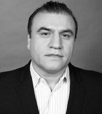 farooq3bw_1.jpg