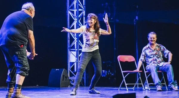 Paulmertons-impro-chums-Carolina-Faruolo-e1478730796570.jpg