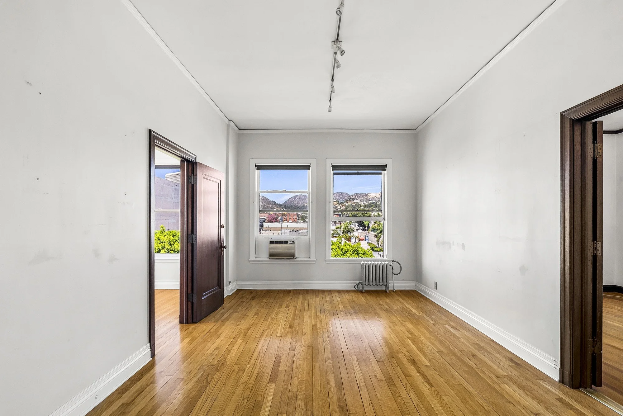 6400 Hollywood 33.jpg