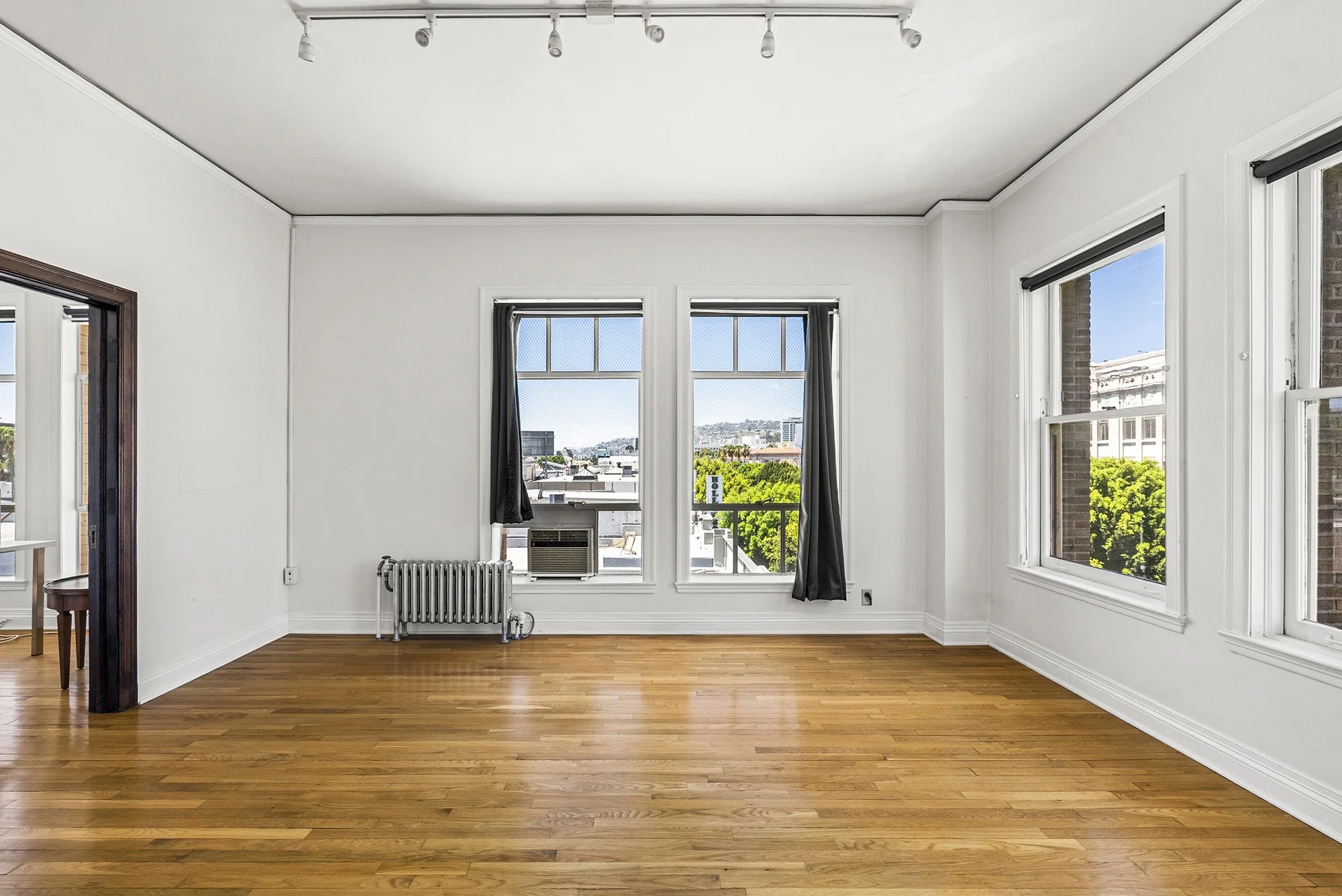 6400 Hollywood 34.jpg