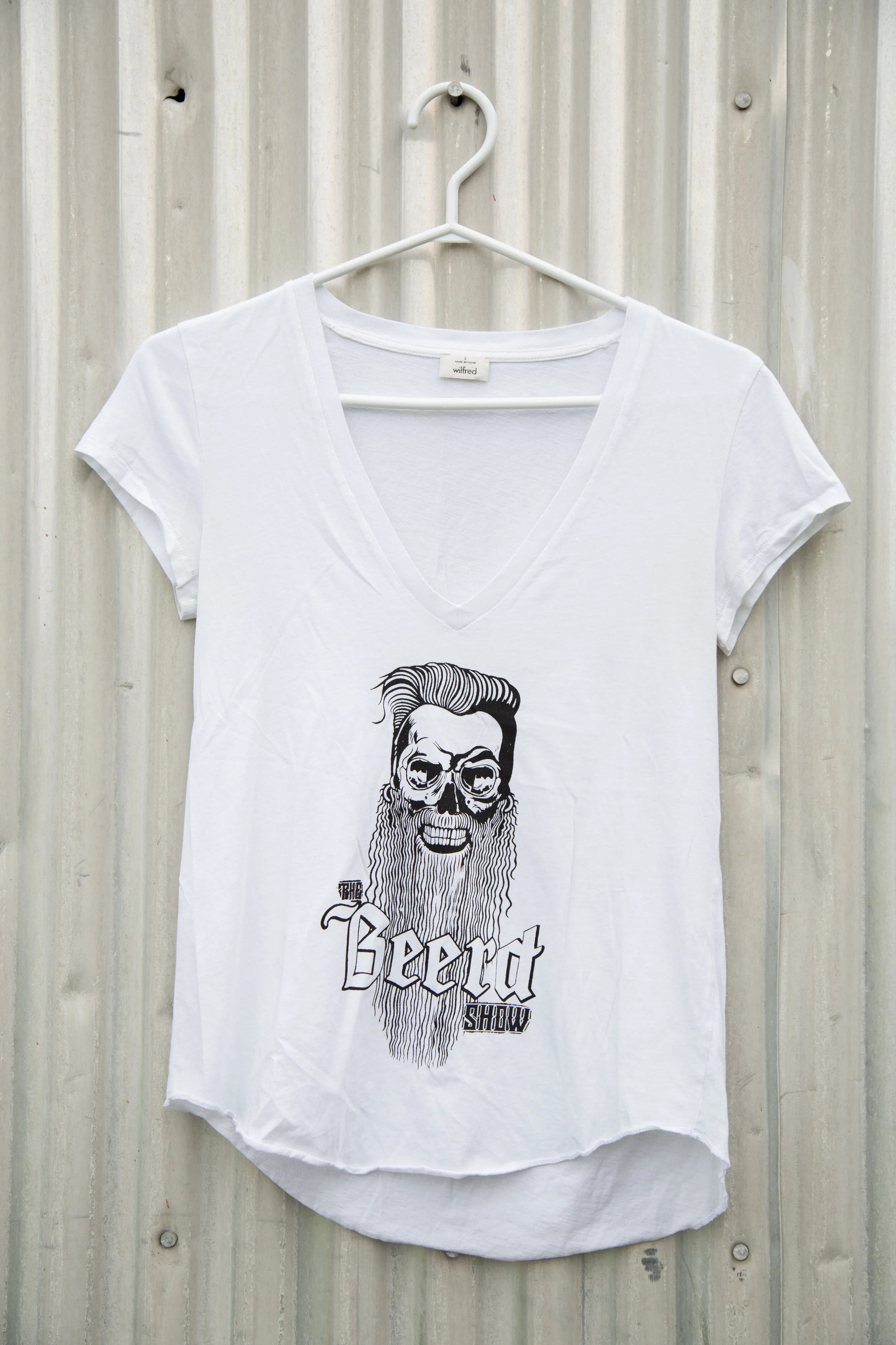 S/M White V Neck T Shirt