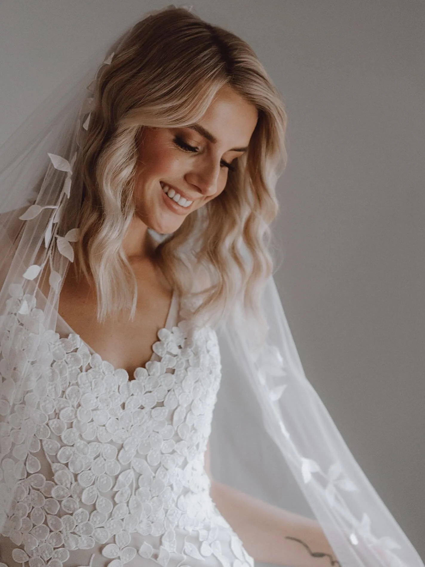Soft, sculpted and sun-kissed ✨ this luxe bridal makeup look was created to complement the romantic elegance of our Mediterranean-inspired wedding styled shoot 🥂

For the bride who dreams of timeless glam with an modern edge, this is your moment! 

