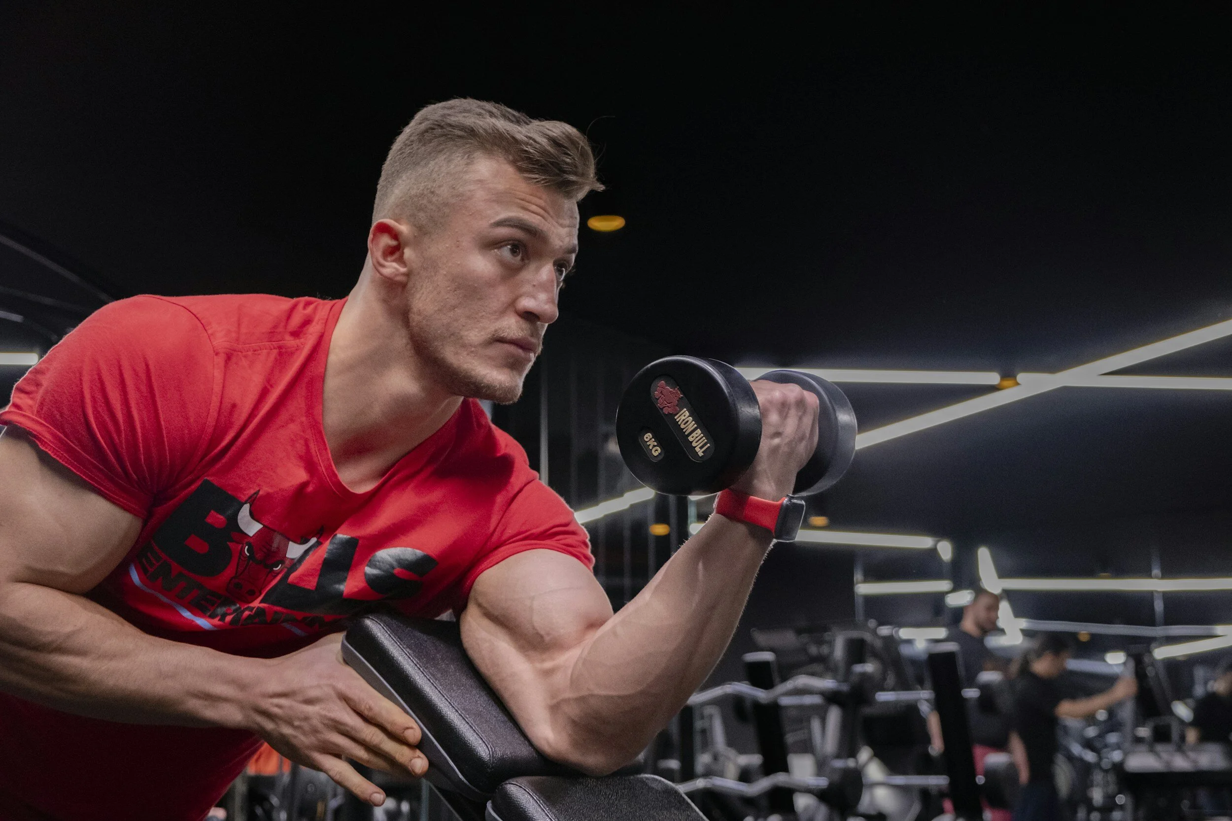 Master Bicep Curls: Techniques for Peak Muscle Growth