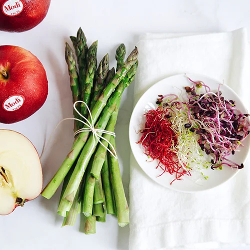 Exotic Roast Beef Salad with Apple and Grilled Asparagus