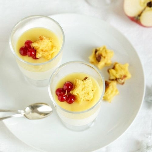 Vanilla Cooked Cream, Orange Scented Modì® Apple Sauce and Panettone Sugar Stars