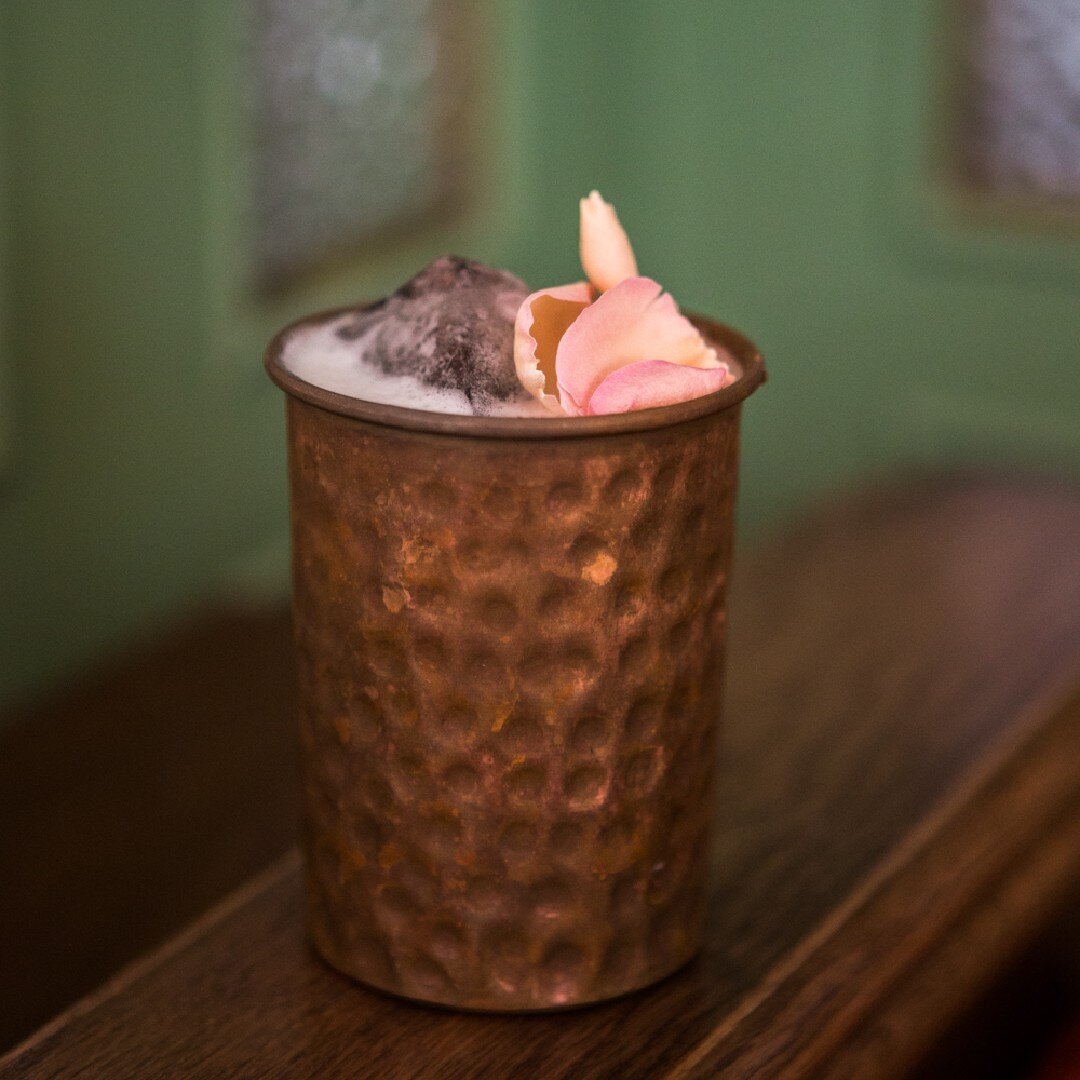 Introducing 'Frappe &rsquo;75' &ndash; In the spirit of putting a HK stamp on things, the name is a nod to Her Majesty Queen Elizabeth II first visit here in 1975. 

This mocktail is created with @Fortnums Black Tea with Peach, Ginger Oolong cordial,