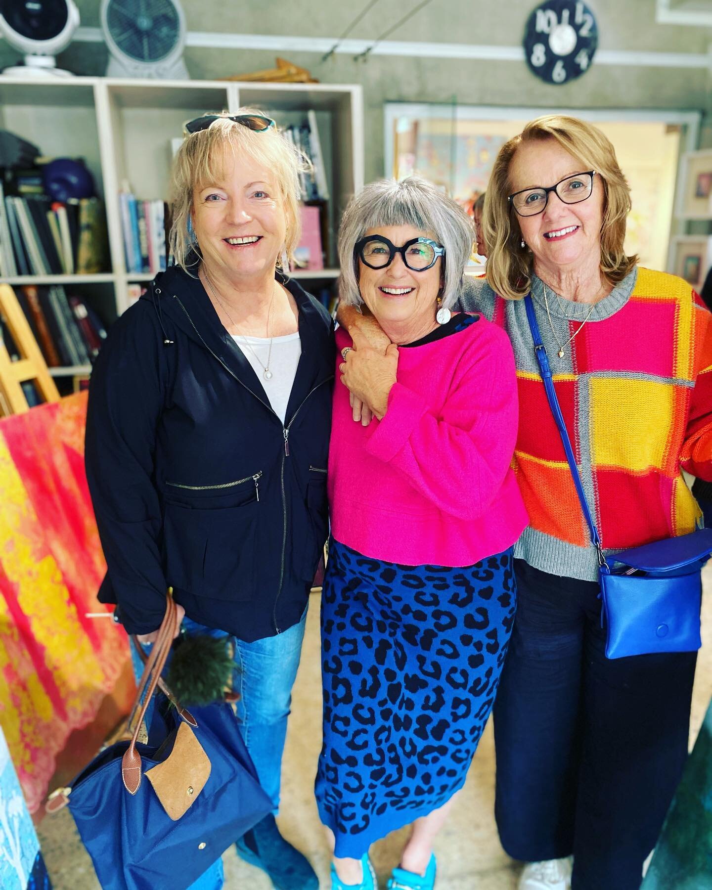 Visit to @jennidohertystudio with these gals. Such a beautiful studio in the Valley and such a privilege to be welcomed so warmly. 

Cake and coffee by @yabberup_studio was pretty good and managed a couple more of purchases to support our artists😀

