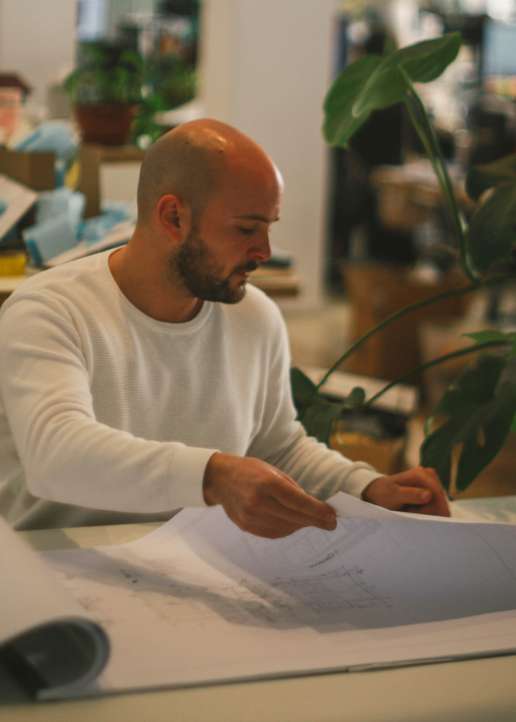 00 Isam Portrait 02.jpg