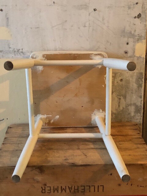 Hocker weiß 3.JPG