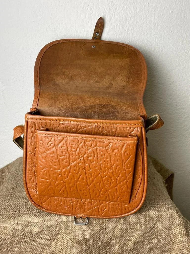 0FEEB6B2-EE9C-4184-B5E3-D163AD8804CC