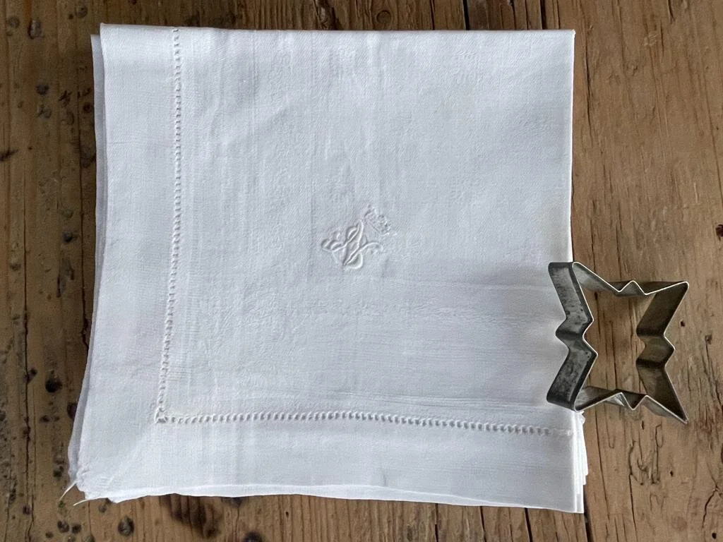 DC1AE0E3-7D55-406E-8829-D9AA3E353539