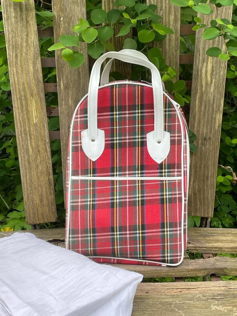 96AB18B9-C72A-424F-8ABE-DB9566FD984B