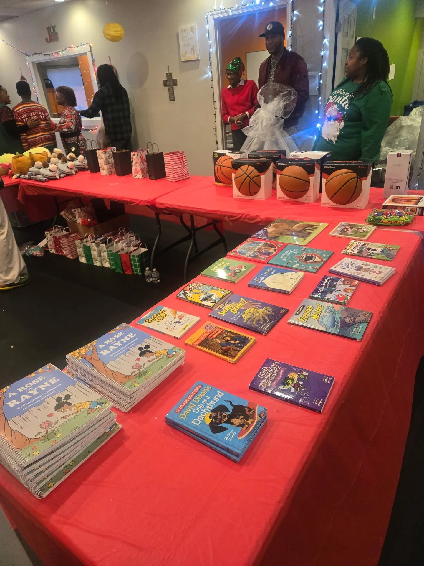 ✨ THANK YOU, M3 FAMILY &amp; COMMUNITY! ✨

We are so grateful to everyone who came out to our Christmas Toy Drive Giveaway this past Saturday 🎄🎁 Because of your love, generosity, and support, so many families were blessed and so many smiles were sh