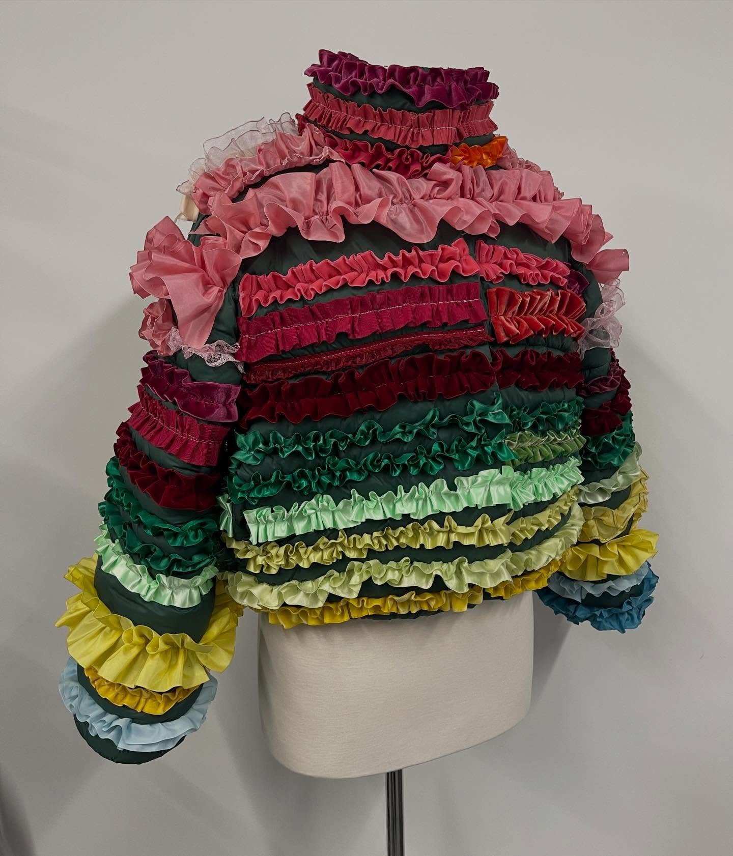 The party puffer 🎈 probably my last upcycle of the year and wanted to make it a fun one!! 

I gathered so many vintage ribbons, off cuts of lace and trims I&rsquo;d collected and appliqu&eacute;d these onto the puffer. 
Proudest asked is the pockets