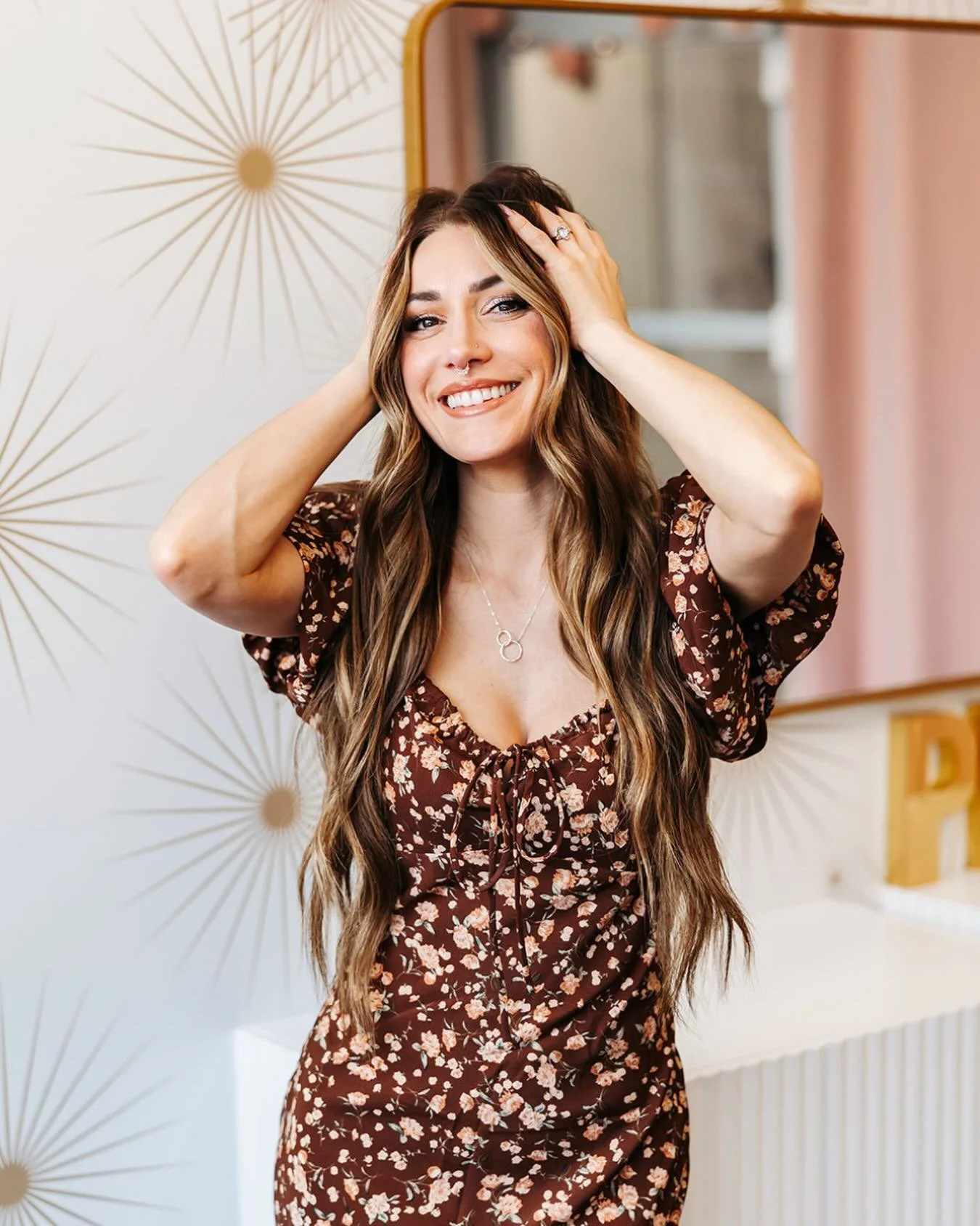 Flowers, sunshine, and a fresh week ahead 🌸✨

Happy spring, babes! Hope your Monday is as good as your hair!

#perkbeautybar #twincitieshair #springstyle #mondayvibes #goodhairday