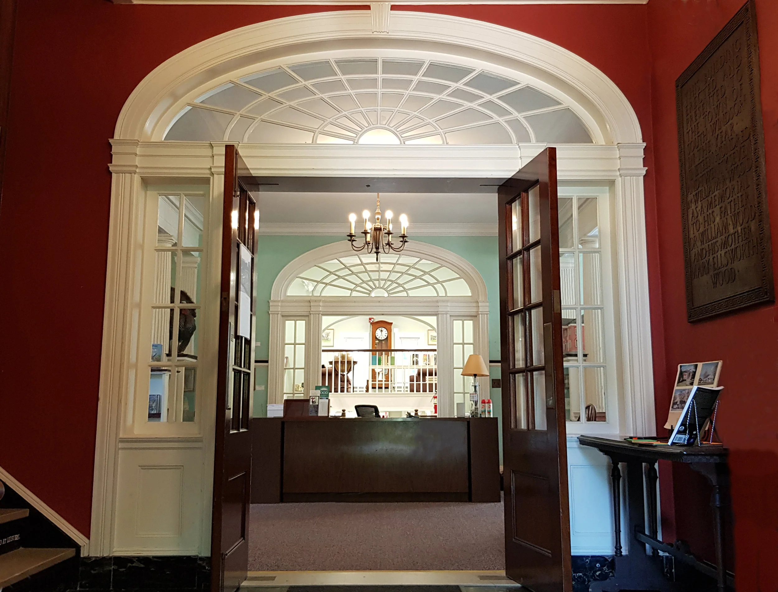 20190815_Wood foyer.jpg