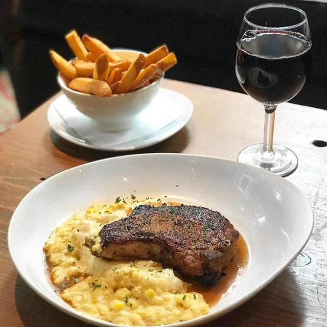 Our kind of Monday 👌🍷🥩 Say hello to our new Blackened Bone-In Pork Chop, served with cream corn and mashed potatoes! -
-
-
-
-
-
#chifood #chicagofoodauthority #chicagofood #chicagofoodporn #f52grams #foodphotography #foodpornshare #infatuationchi