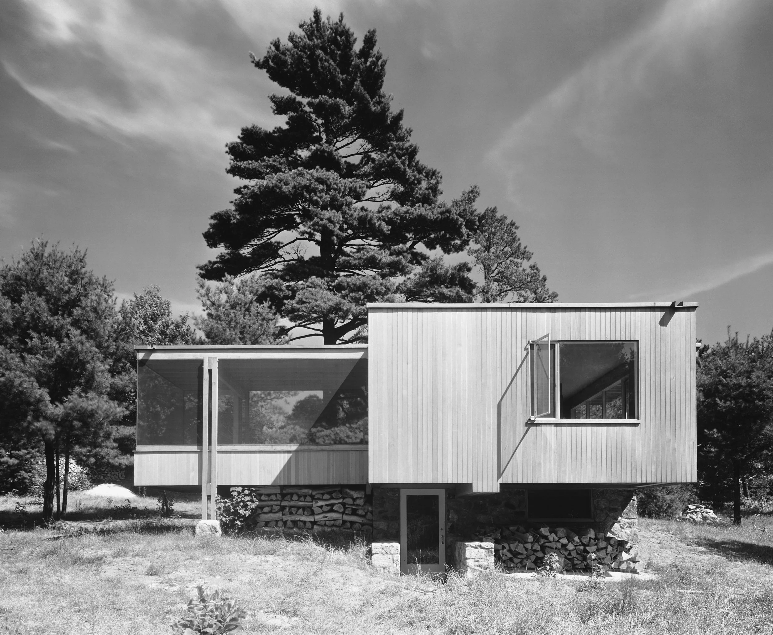 The New Yorker Features Pierluigi Serriano's "Ezra Stoller: A Photographic History of Modern American Architecture"