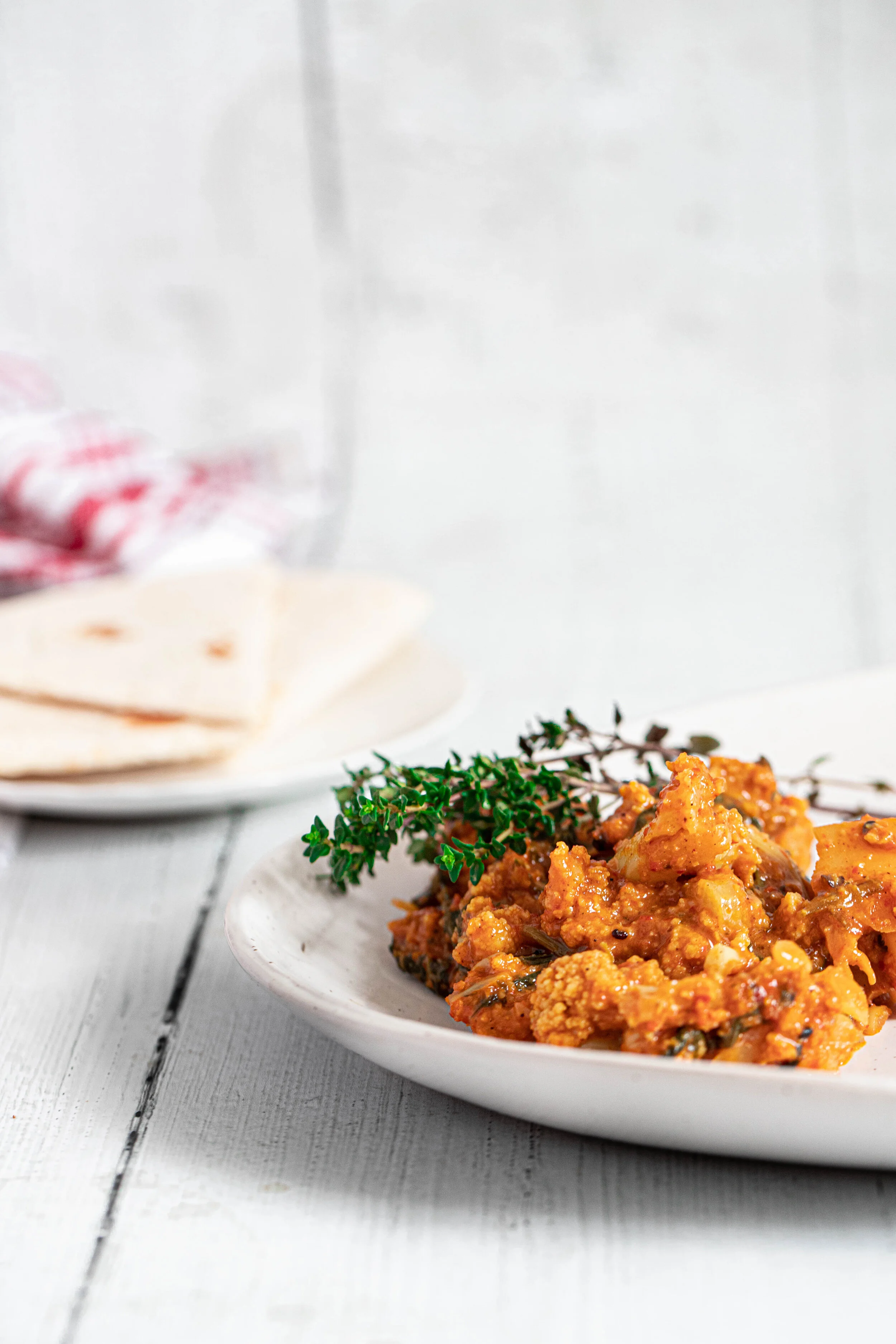 SpicY cauliflower with cashew cream sauce