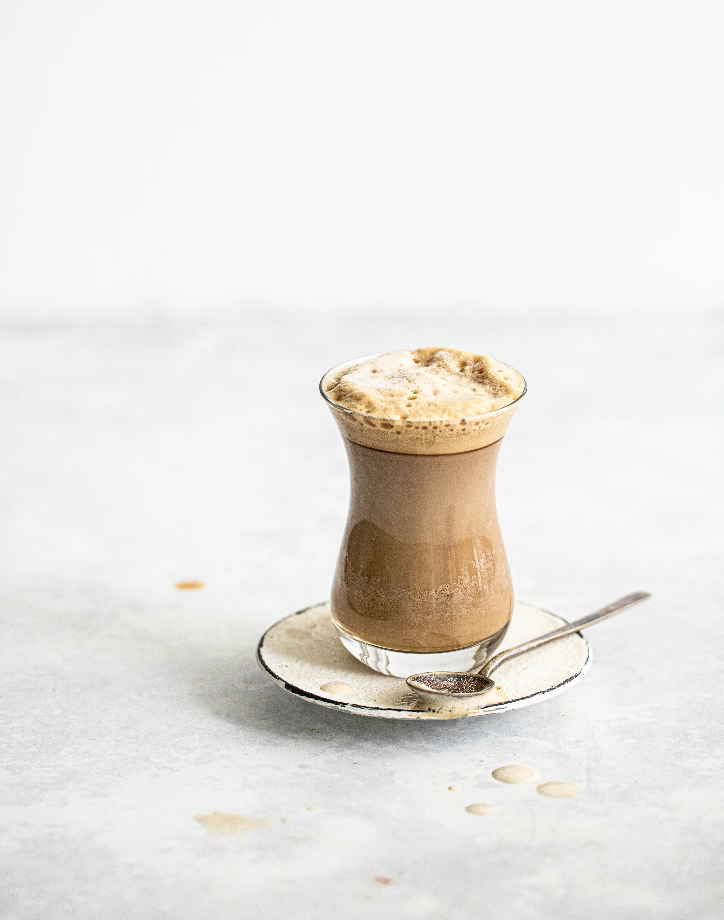 Frothy coffee without a milk frother