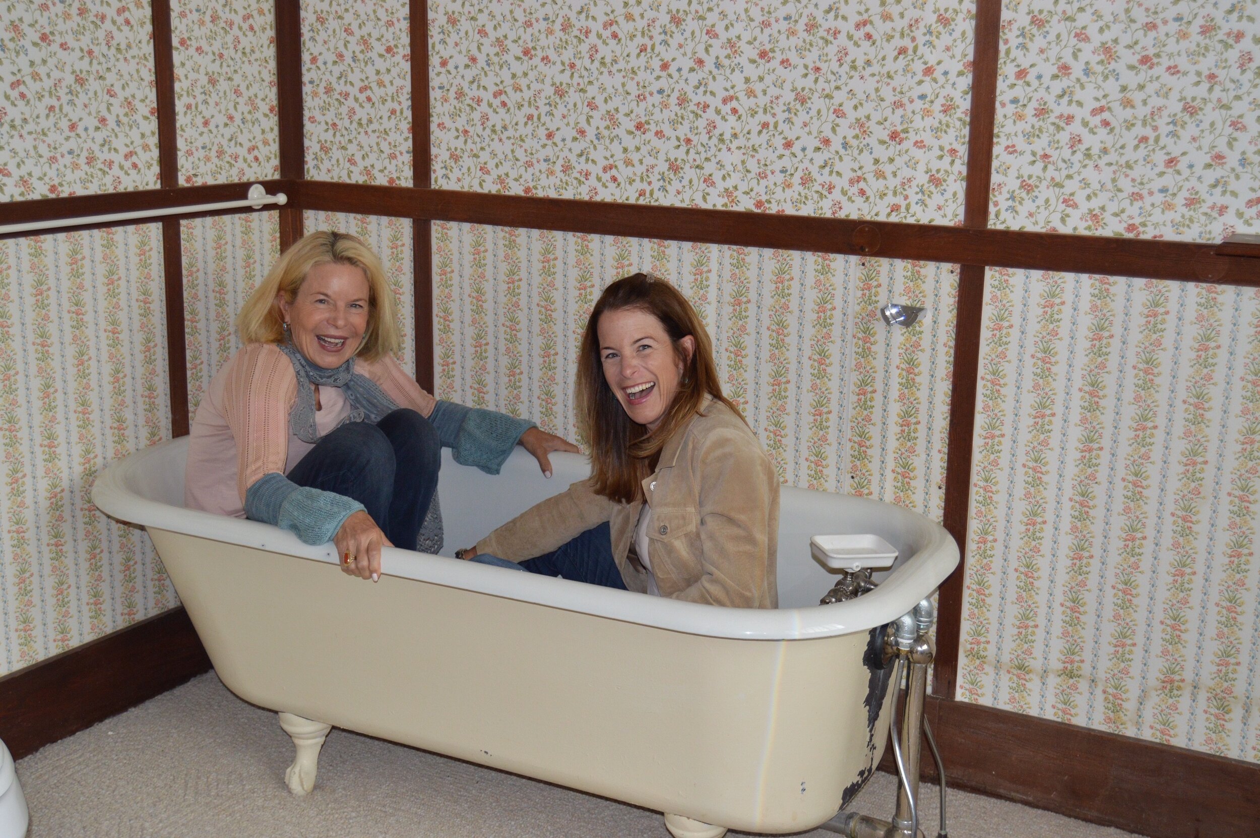 My youngest sister Caroline and I in the same bath tub during our visit in September