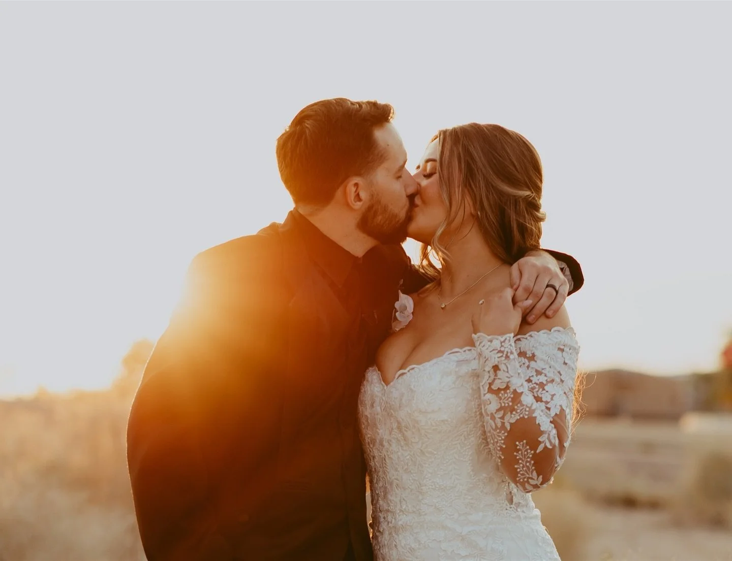 Some fav moments from Colton &amp; Ashlyn&rsquo;s wedding

Rings: @abqgoldandsilver 
Hair &amp; MUA: @kerbiheleneartistry 
Bride: @annmatthewsbridal 
Groom: @mrtuxabq 
Videographer : @jarandcrysfilms 
Catering/ Bar: @cafeventurecatering 
DJ: @good.ti