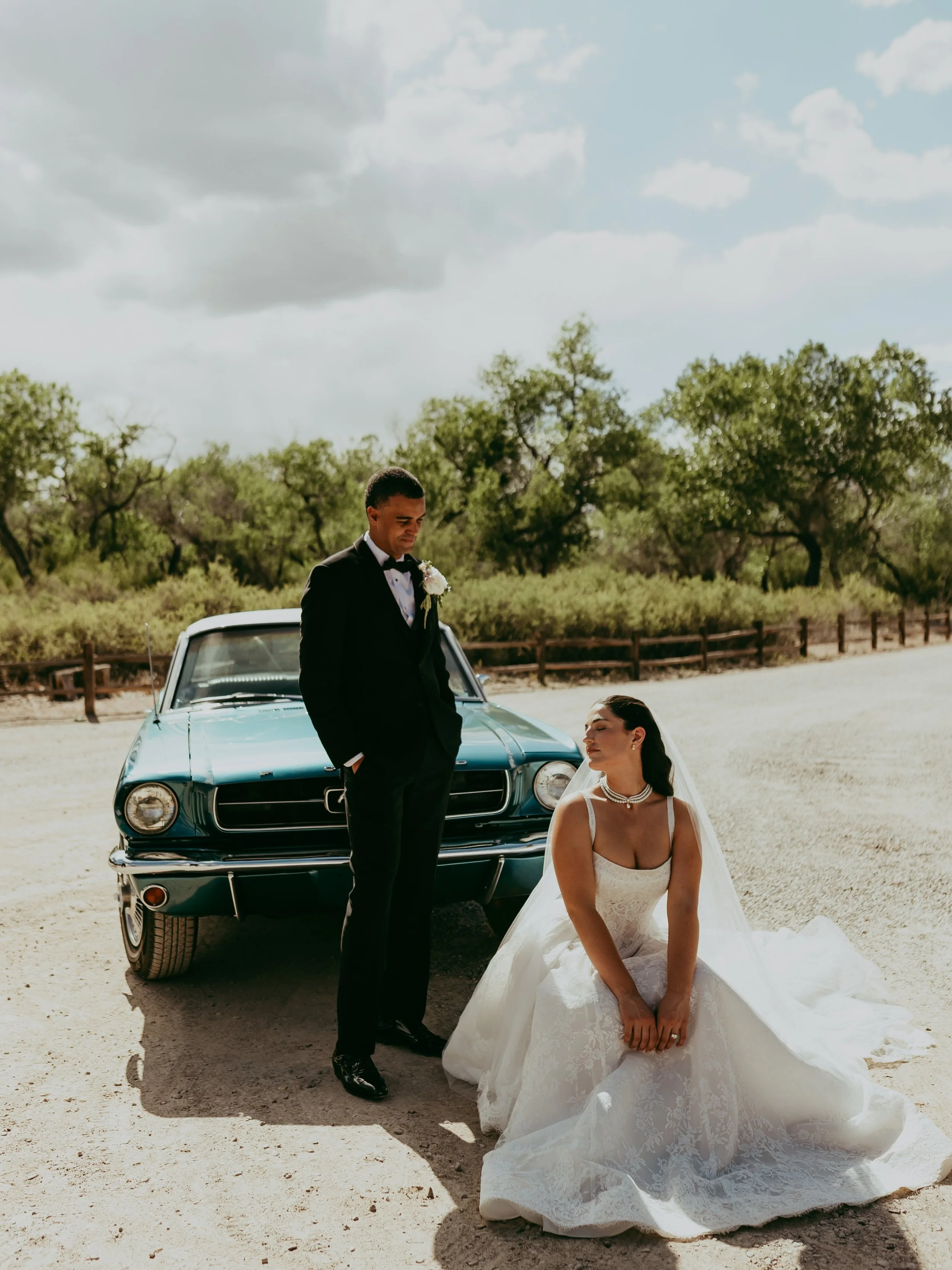 Frannie &amp; Blake 💍

Bride: @franniee_44 
Groom: @blake__cusick 
Planner: @ashleynicoleaffair 
Photographer: @mollymorganphotography 
Venue: @hyattregencytamaya 
Cake: @cakefetishabq 
Florals &amp; drapery: @twobaroquegirlsfloral 
HMU: @a.salonsan