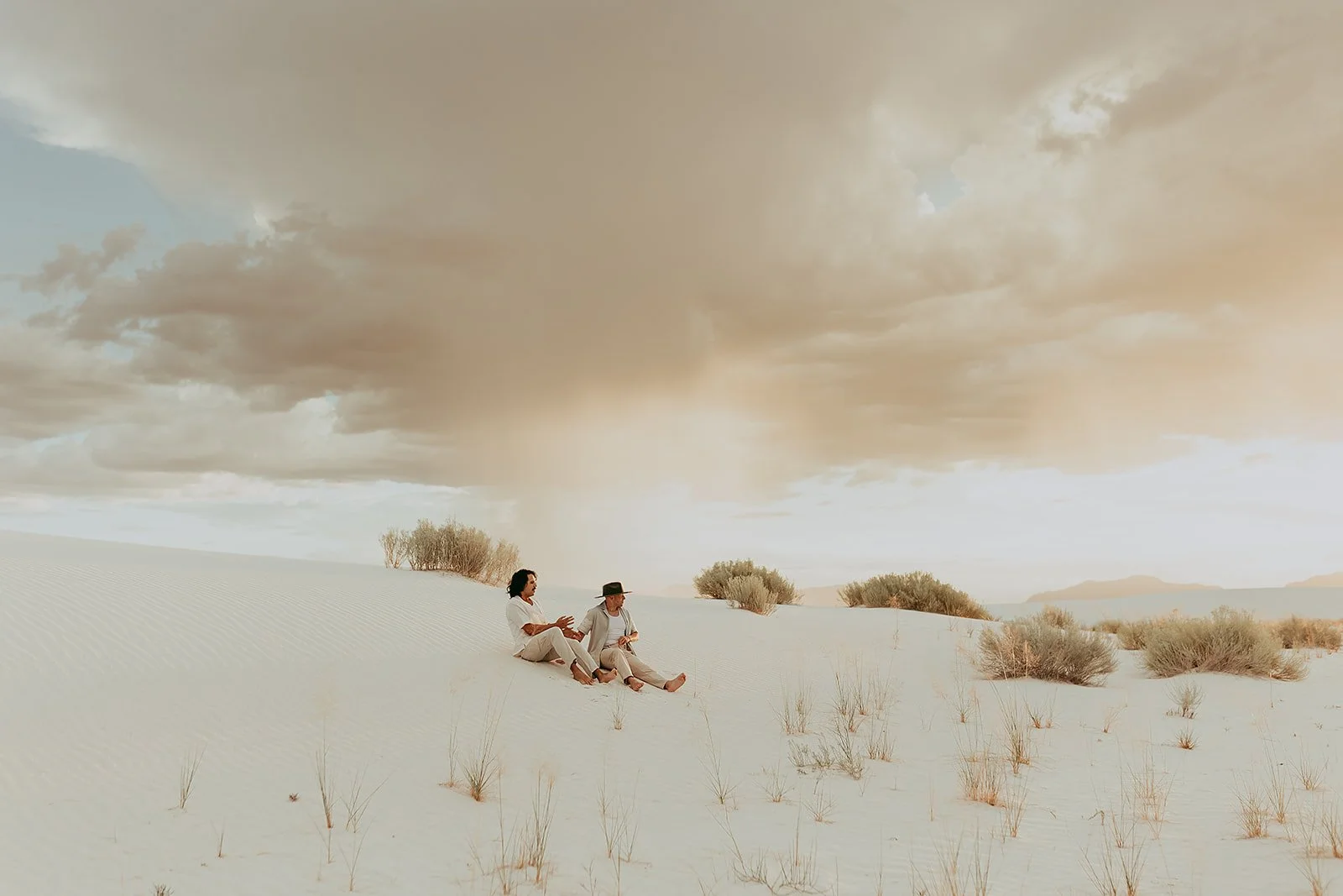 Chop &amp; Oscar Travel to White Sands