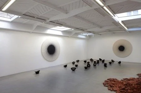 2011, Installation in situ : Briques et pigment.  (Copy)