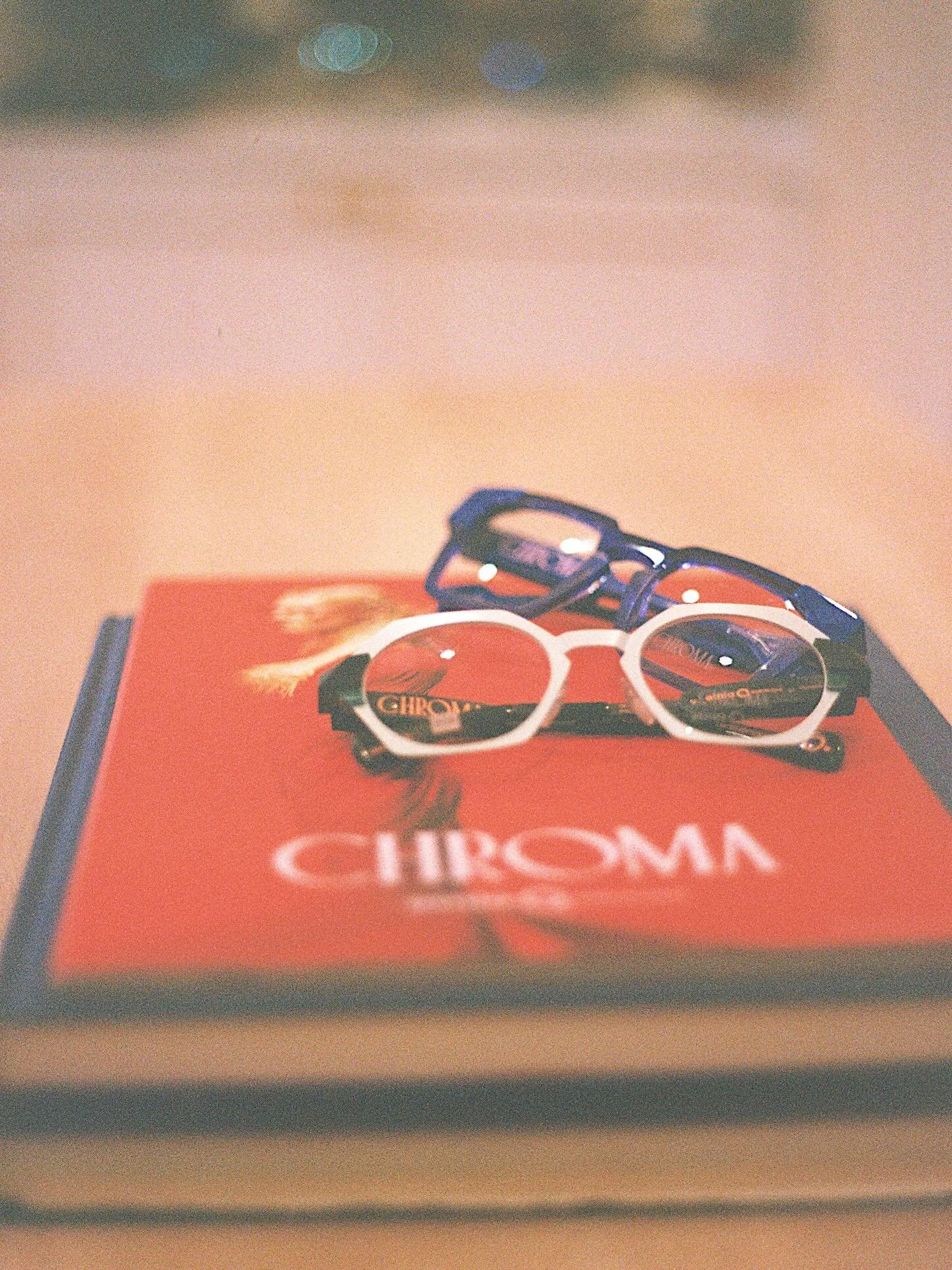 Your eyes see everything&mdash;
make sure they&rsquo;re looking through something you love.

Curated eyewear, personalized care.