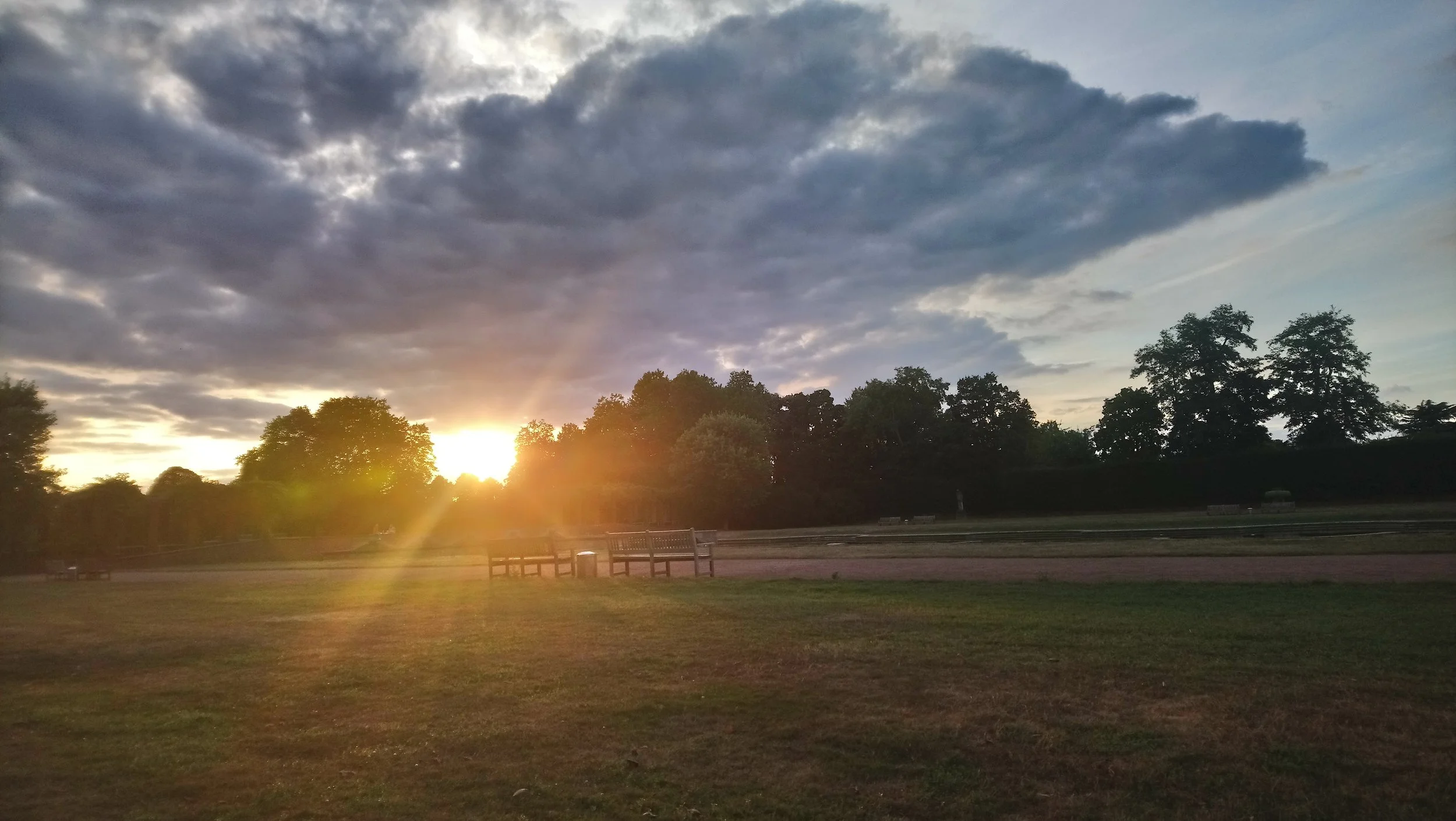 Meditationsabend zum Wunsch-Vollmond im Wassermann Donnerstag, 11.08.2022 draußen im Park
