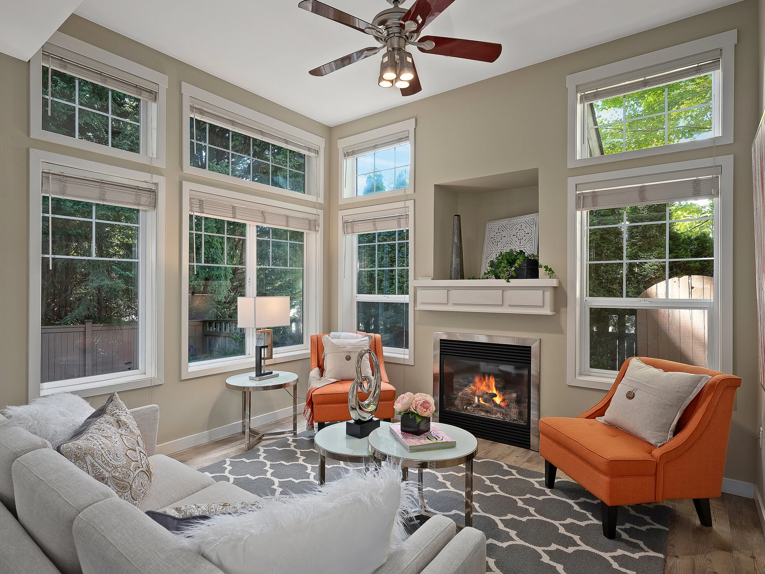 Everett Townhouse Living Room with Fire - ENVISION HOME PHOTOS - Real Estate Photography